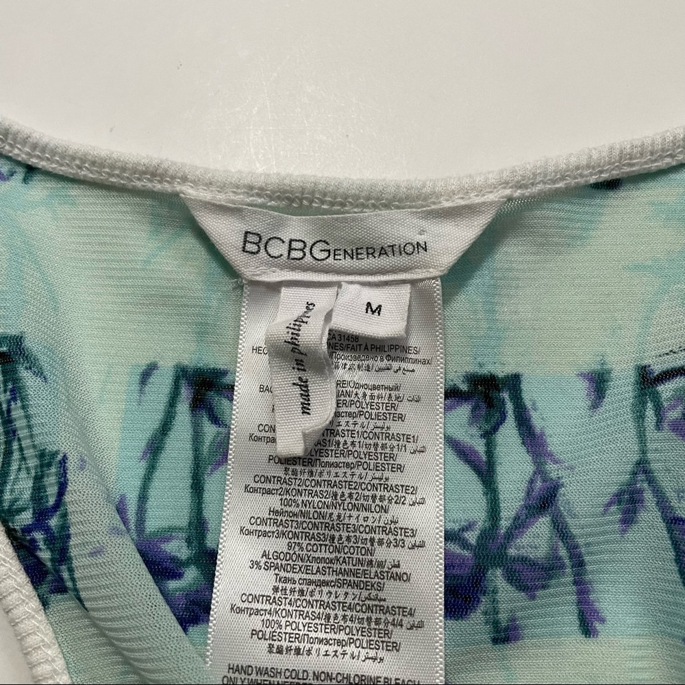 BCBGeneration Sheer Lightweight Patterned Lace Sl… - image 2